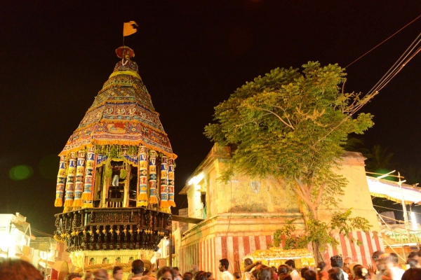 srirangam ther on sodium lamp